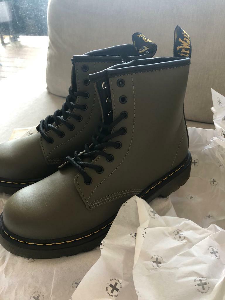 dr martens size 2.5